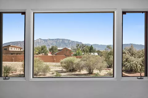 8 Calle Blanca, Corrales, NM 87048