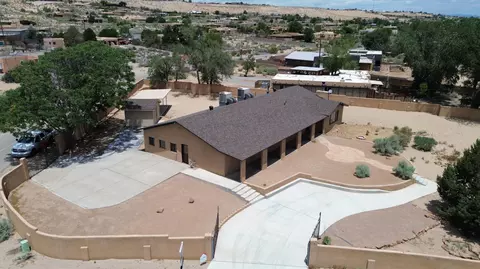 8 Calle Blanca, Corrales, NM 87048