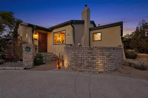 520 Tulane Dr SE, Albuquerque, NM 87106