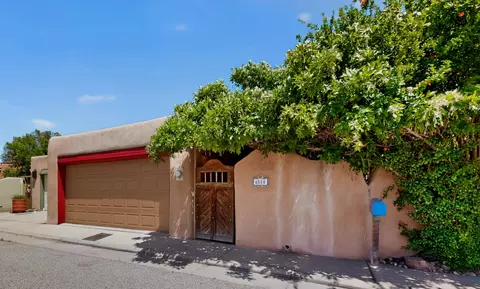 4516 Compound North Ct NW, Albuquerque, NM 87107