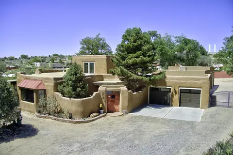 1321 Yippee Calle Ct NW, Corrales, NM 87048
