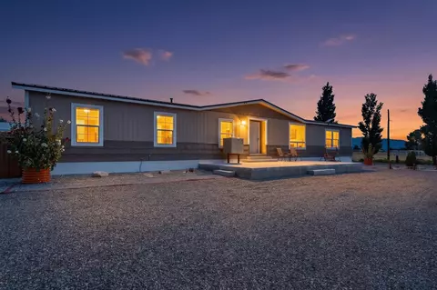 145 Manzano View Rd, Los Lunas, NM 87031