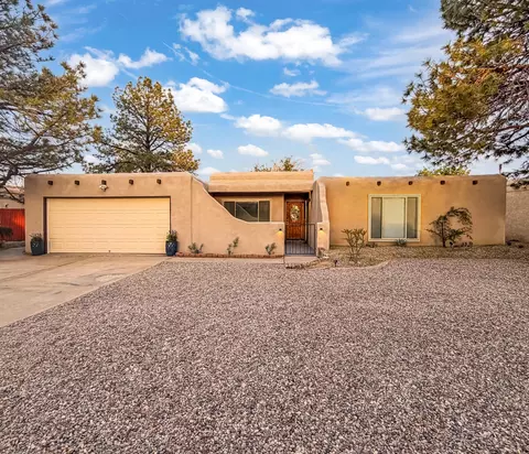 10108 La Paz Dr NW, Albuquerque, NM 87114
