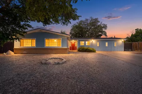 5652 Camino Canada NW, Albuquerque, NM 87114