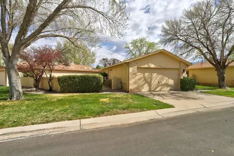10403 Schenley Park Dr NE, Albuquerque, NM 87123