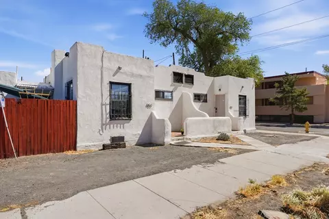 905 Coal Ave SW, Albuquerque, NM 87102