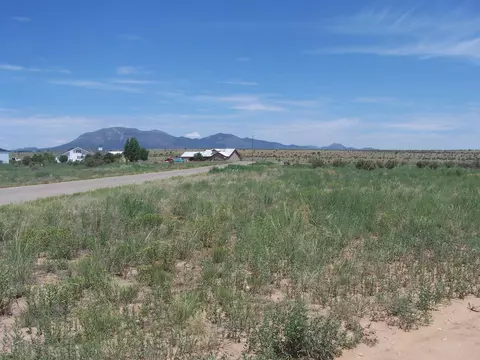 Hillcrest, Edgewood, NM 87015