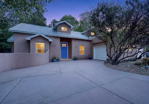 1630 Rancho Guadalupe Trl NW, Albuquerque, NM 87107