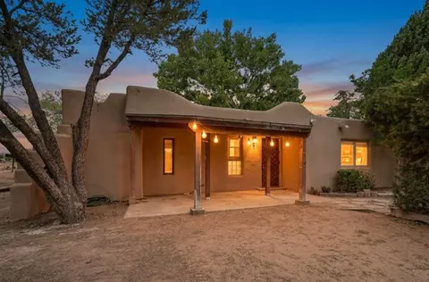 142 Walden Rd, Corrales, NM 87048