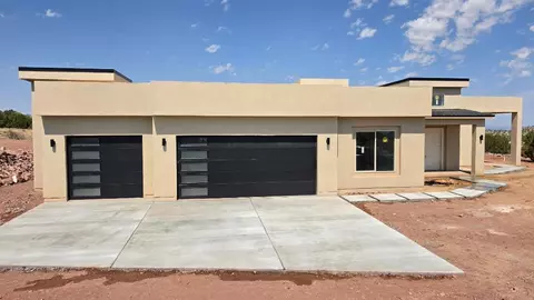 218 Meadows Rd, Placitas, NM 87043