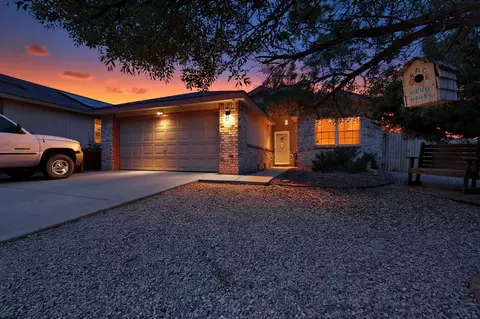 17 Milagro Ct, Los Lunas, NM 87031