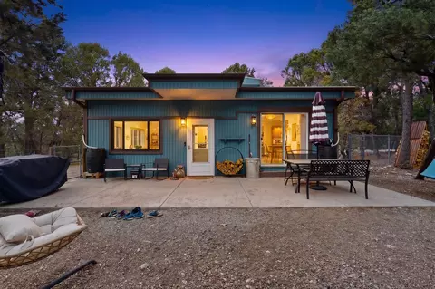 222 Raven Rd, Tijeras, NM 87059