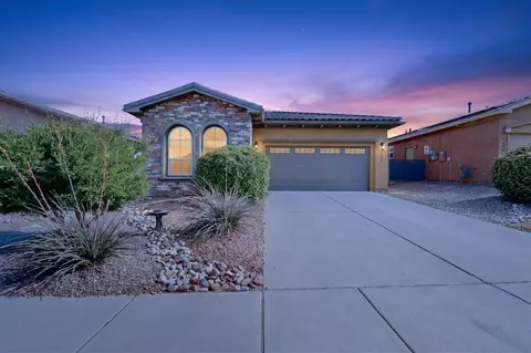 110 Zuni River Cir SW, Los Lunas, NM 87031