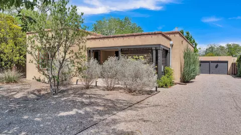 628 Bryn Mawr Dr NE, Albuquerque, NM 87106