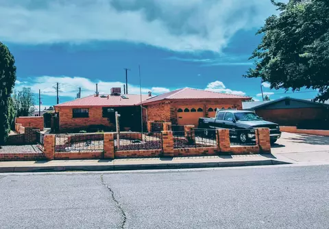 3804 Hilton Ave NE, Albuquerque, NM 87110