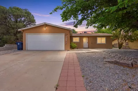 1108 Landman Dr NE, Albuquerque, NM 87112
