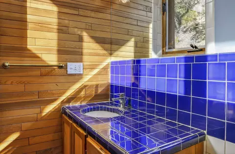 Bath - 52 Forest Park Rd, Cedar Crest, NM 87008 photo 3 of 7