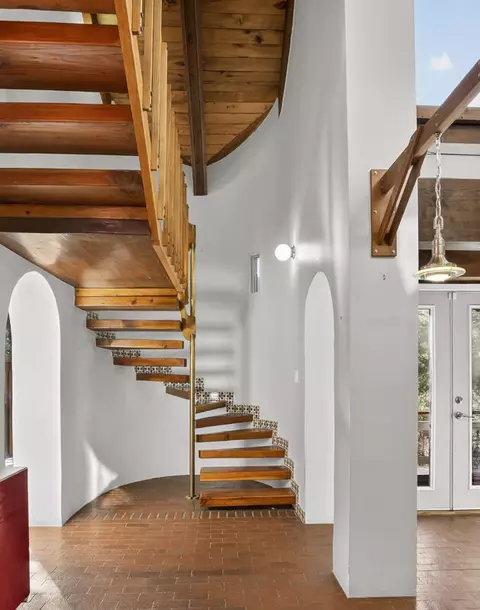 Entry Way - 52 Forest Park Rd, Cedar Crest, NM 87008 photo 5 of 9