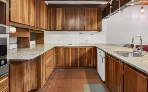 Kitchen - 52 Forest Park Rd, Cedar Crest, NM 87008 photo 4 of 5
