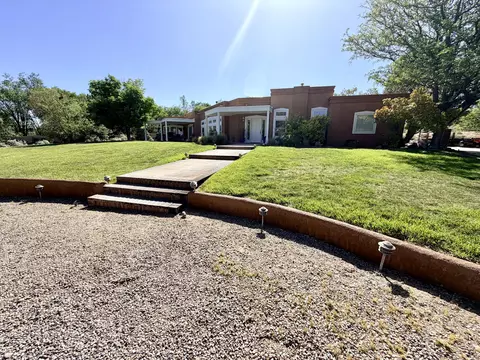 56 Judy Ct, Corrales, NM 87048