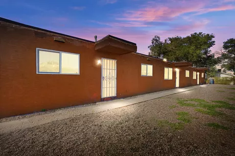 325 Tennessee St NE, Albuquerque, NM 87108