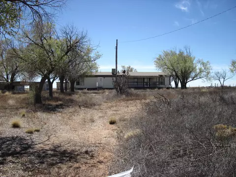 19 E Placitas Rd, Moriarty, NM 87035