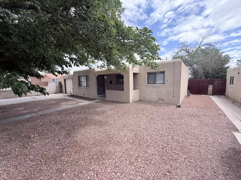 1004 California St SE, Albuquerque, NM 87108