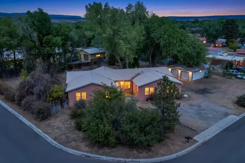 11 Walnut Cir, Espanola, NM 87532