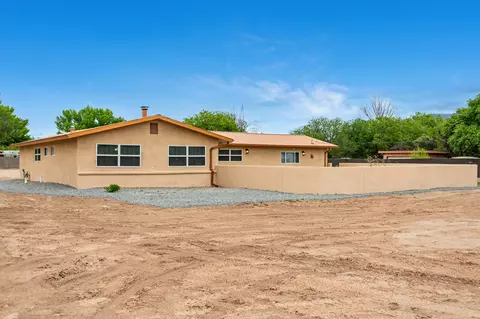 672 Coronado Rd, Corrales, NM 87048