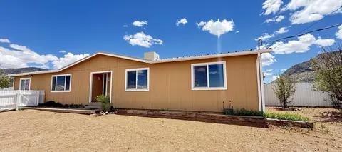 501 9th St, Magdalena, NM 87825