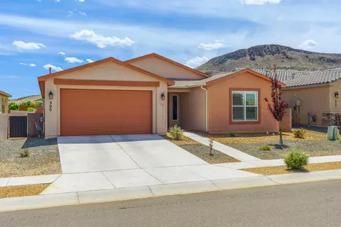 590 Rio Chama Cir SW, Los Lunas, NM 87031