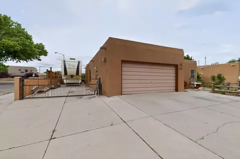 342 Sunset Farm Pl SW, Albuquerque, NM 87105