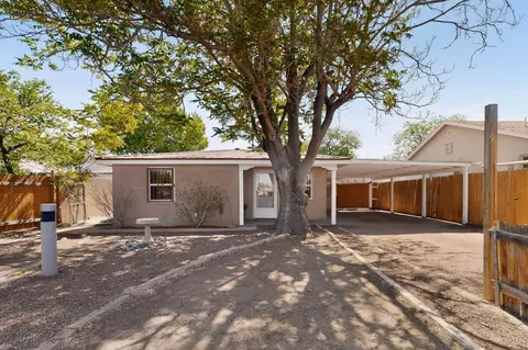 1216 Forrester Ave NW, Albuquerque, NM 87104