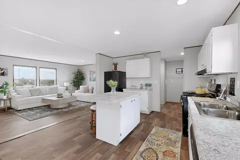 22 El Prado Dr, Edgewood, NM 87015