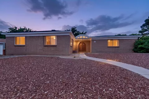 9817 Pitt Pl NE, Albuquerque, NM 87111