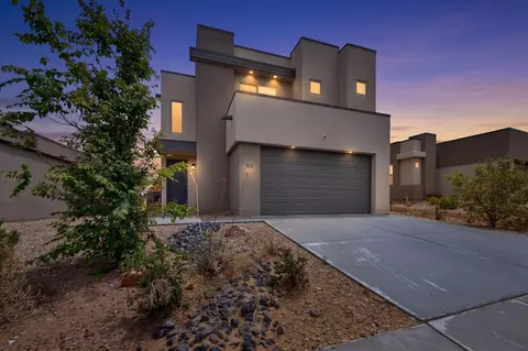 512 Wyatt Ave SW, Los Lunas, NM 87031
