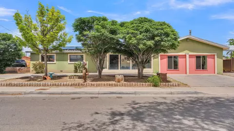 2707 Floral Rd NW, Albuquerque, NM 87104