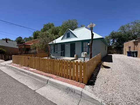 613 Keleher Ave NW, Albuquerque, NM 87102