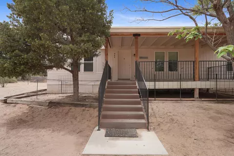 984 Hollywood Blvd, Corrales, NM 87048
