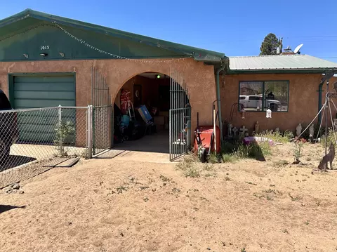 1013 Elm Dr, Grants, NM 87020