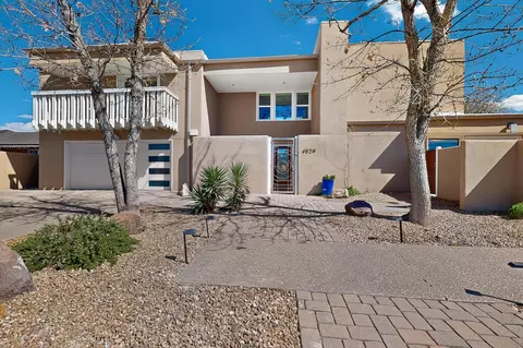 4529 Altura Pl NE, Albuquerque, NM 87110