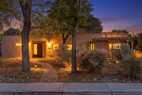 808 Parkland Cir SE, Albuquerque, NM 87108