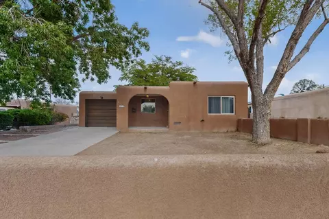 434 Chama St NE, Albuquerque, NM 87108