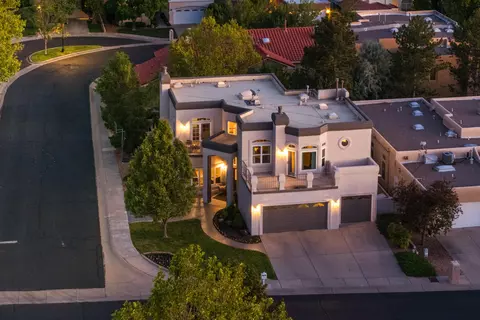 10032 Bridgepointe Ct NE, Albuquerque, NM 87111