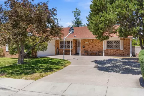 7107 Seminole Rd NE, Albuquerque, NM 87110