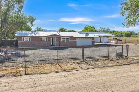 11 Coyote Ln, Los Lunas, NM 87031