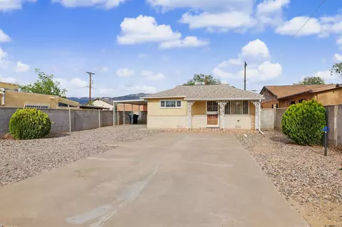 426 Pennsylvania St NE, Albuquerque, NM 87108