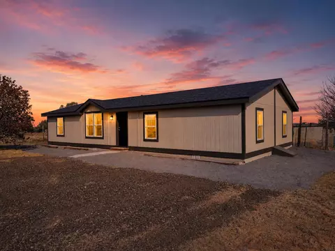 40 Hawks Rd, Edgewood, NM 87015