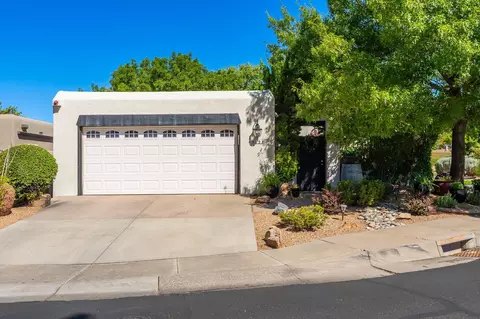 9651 Village Green Dr NE, Albuquerque, NM 87111