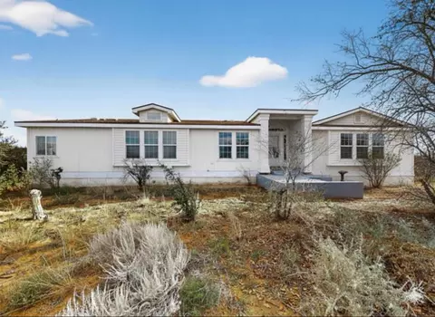 8 Clinger Ln, Los Lunas, NM 87031